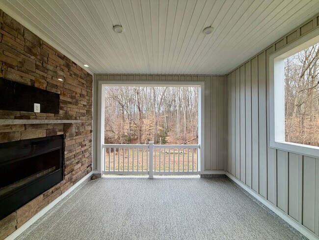 Building Photo - Welcome to the Village at Pine View!