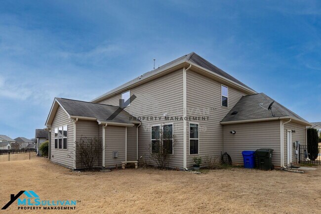 Building Photo - 913 Beech Glen Dr