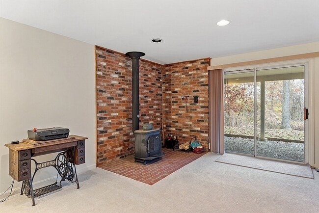 Building Photo - 39 Monadnock Dr