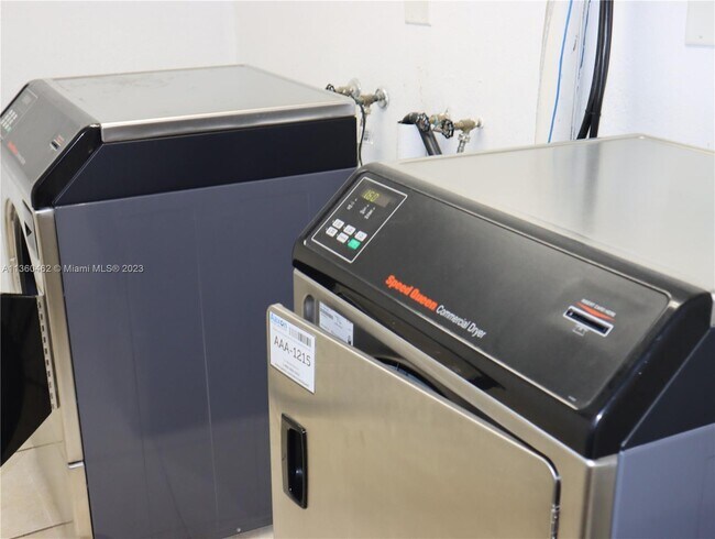 Building Photo - 3000 S Ocean Dr