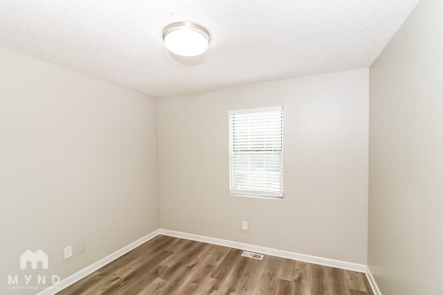 Building Photo - 5949 Brookside Dr SE