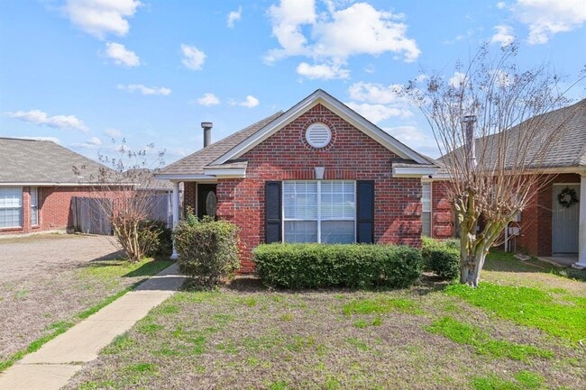 Building Photo - 1225 Westfield Ln