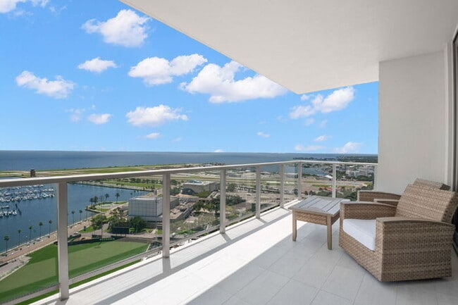 Building Photo - LUXURY Fully Furnished Condo in Saltaire For Rent!