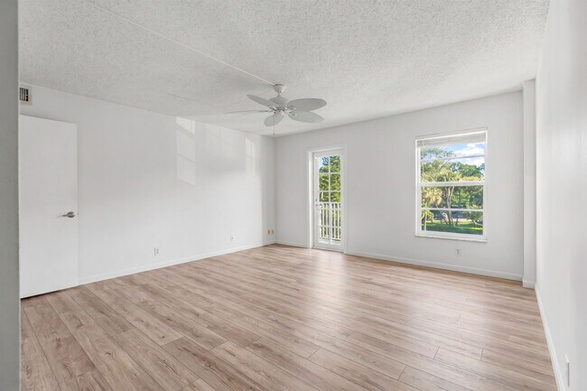 Building Photo - 950 Ponce De Leon Rd