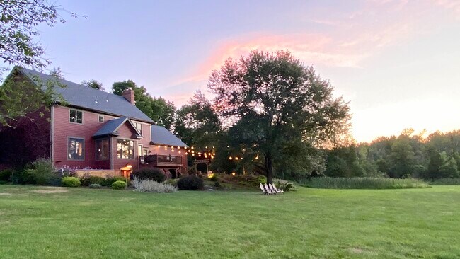 Building Photo - 7 Silo Ln