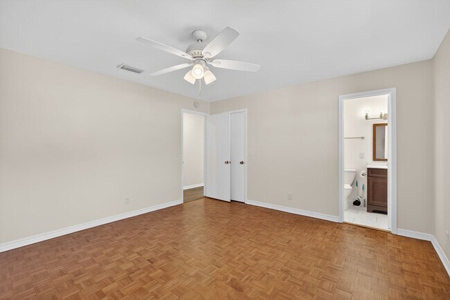 Building Photo - Home For Rent In Orange Park