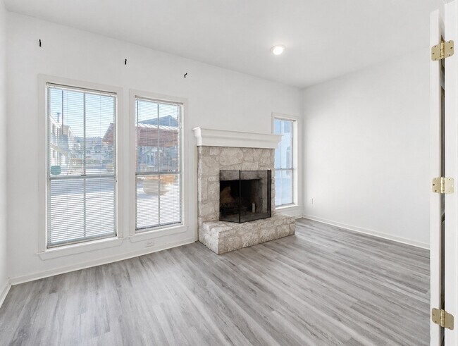 Building Photo - 2529 Rio Grande St