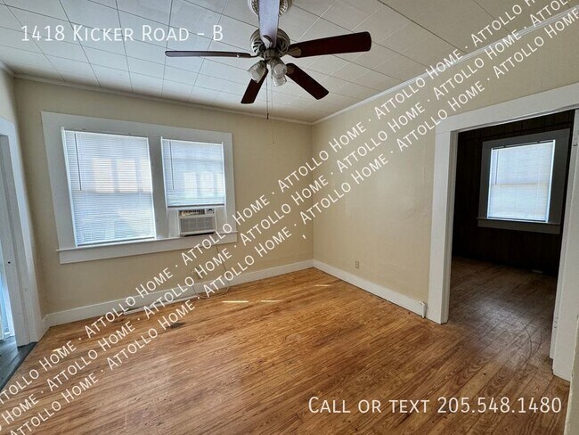 Building Photo - 2-Bed/1-Bath Apartment with Bonus Room!