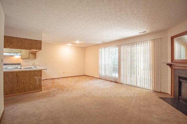 Building Photo - 6486 Reflections Dr