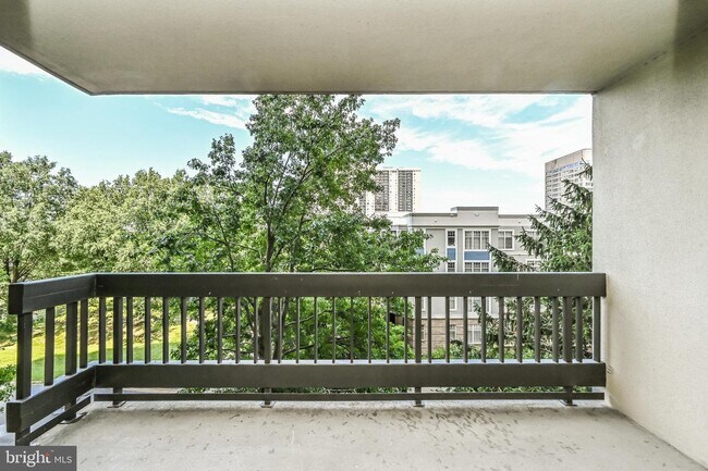 Building Photo - 5505 Seminary Rd