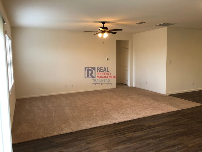 Building Photo - Spacious 5 Bedroom/3 Full Bath Open Concep...