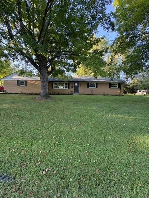 Building Photo - 2026 Bonniedale Dr