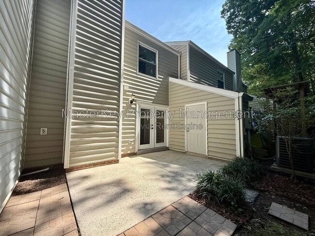 Building Photo - 323 Riverwalk Cir