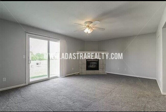 Building Photo - Spacious 3 Bed/2.5 Duplex in Louisburg-Available in MARCH!!