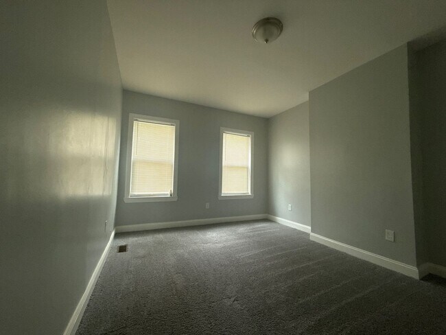 Building Photo - Three Bedroom house in Baltimore
