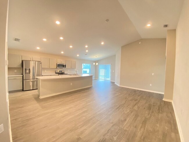 Building Photo - 188 Foxtail Loop