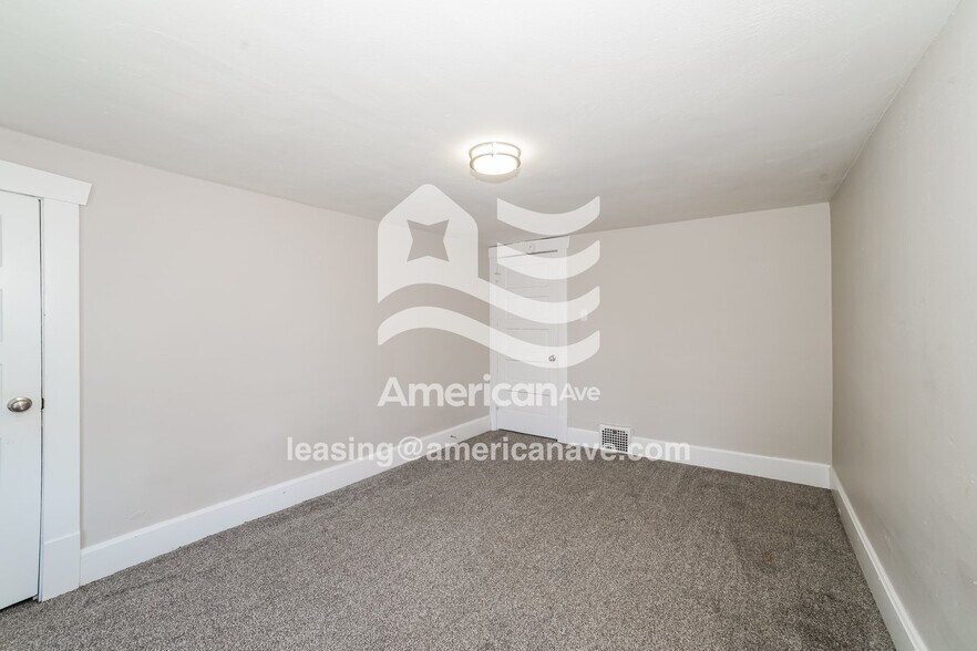 Building Photo - 712 Summer St