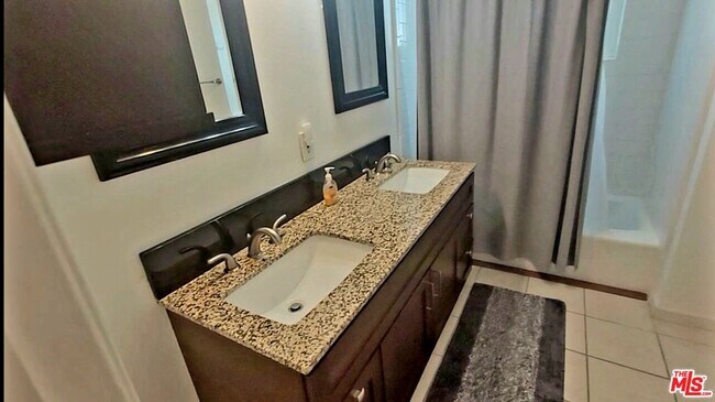 Building Photo - 335 S California St