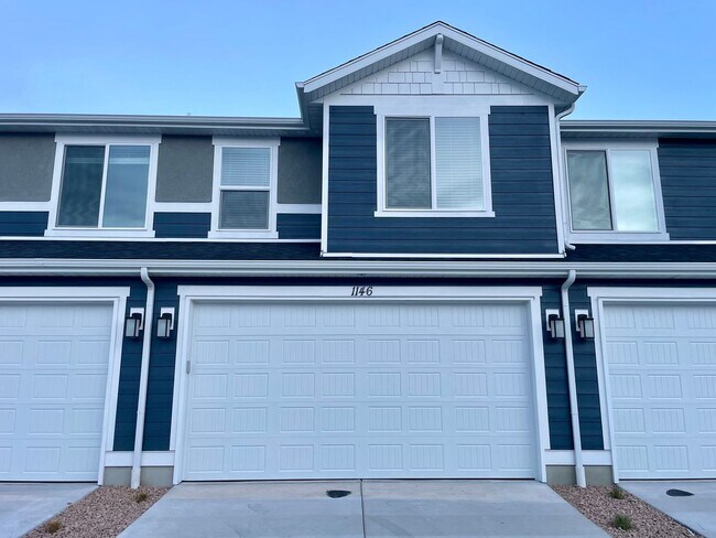 Building Photo - Modern 3-Bedroom Townhome in Provo
