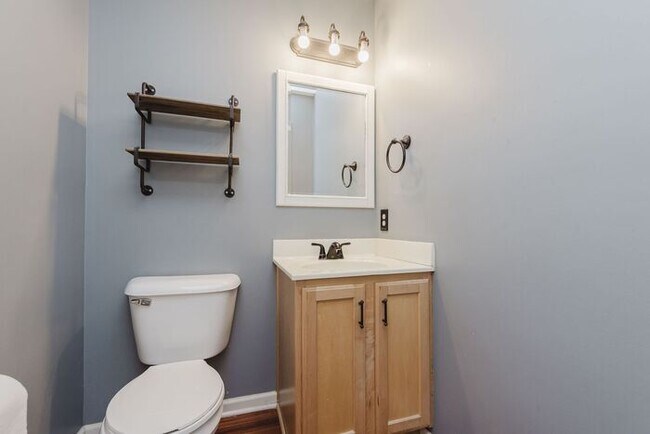 Building Photo - Stunning 4-Bed, 3.5-Bath Home in Sought-Af...