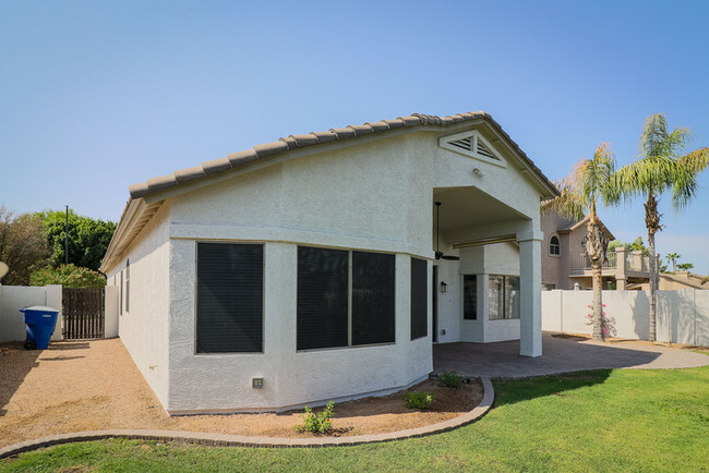 Building Photo - Beautiful Waterfront Home in Ocotillo Lakes