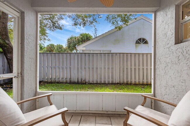 Building Photo - 15 Admirals Ct