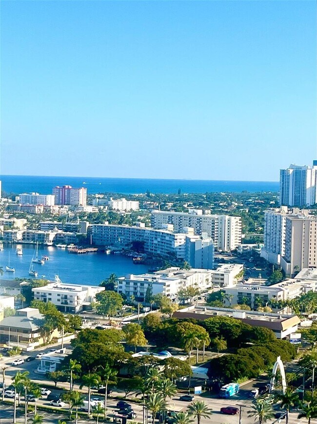 Building Photo - 1745 E Hallandale Beach Blvd