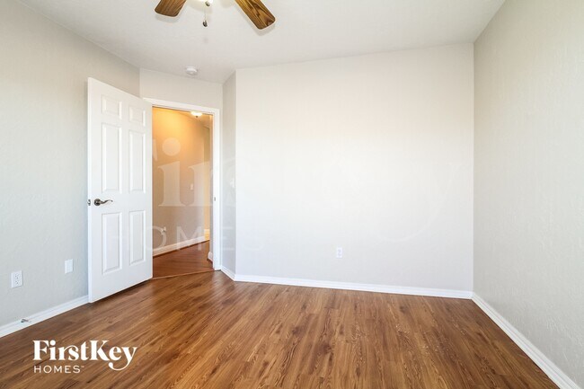 Building Photo - 3113 Highland Glen