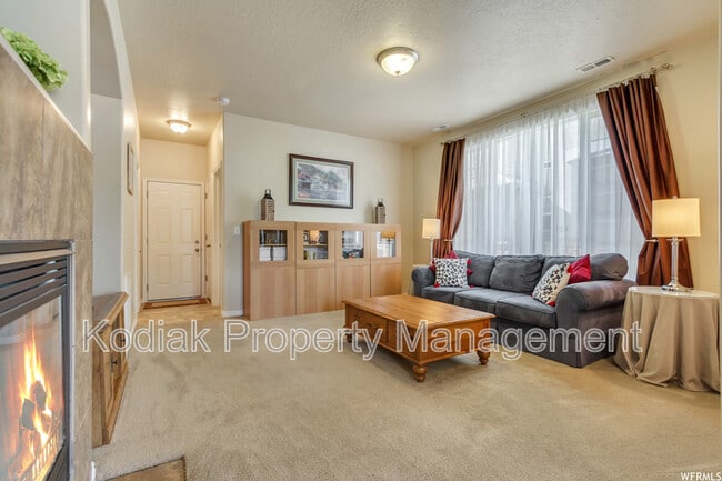 Building Photo - 548 Walton Dr