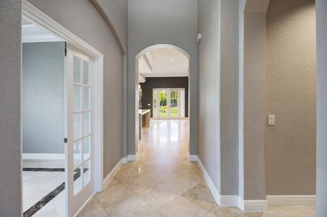 Building Photo - 12370 NW 78th Manor