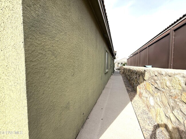 Building Photo - 13136 Freshford