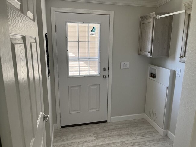 Building Photo - 343 Talbot St