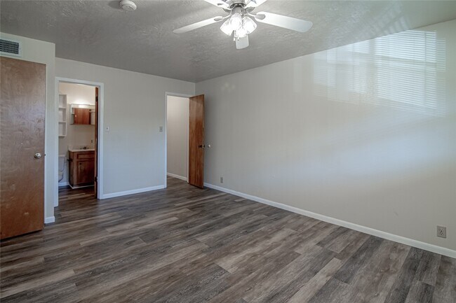 Building Photo - 120 McAdams Ln