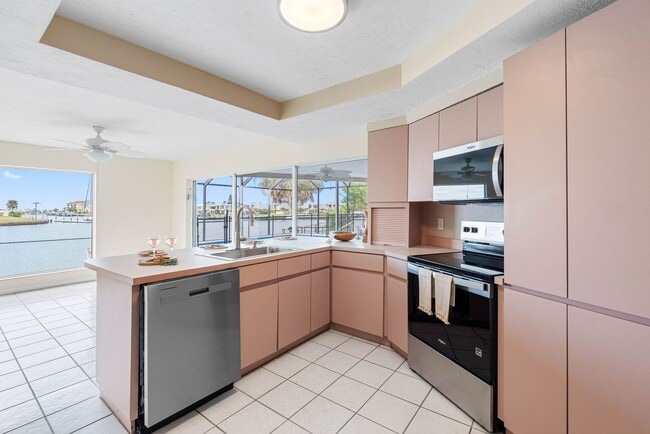 Building Photo - Sailboat-Ready Waterfront Home with Specta...