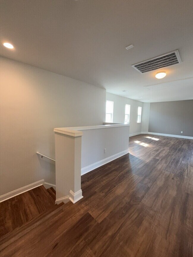 Building Photo - 203 Hayworth Rd