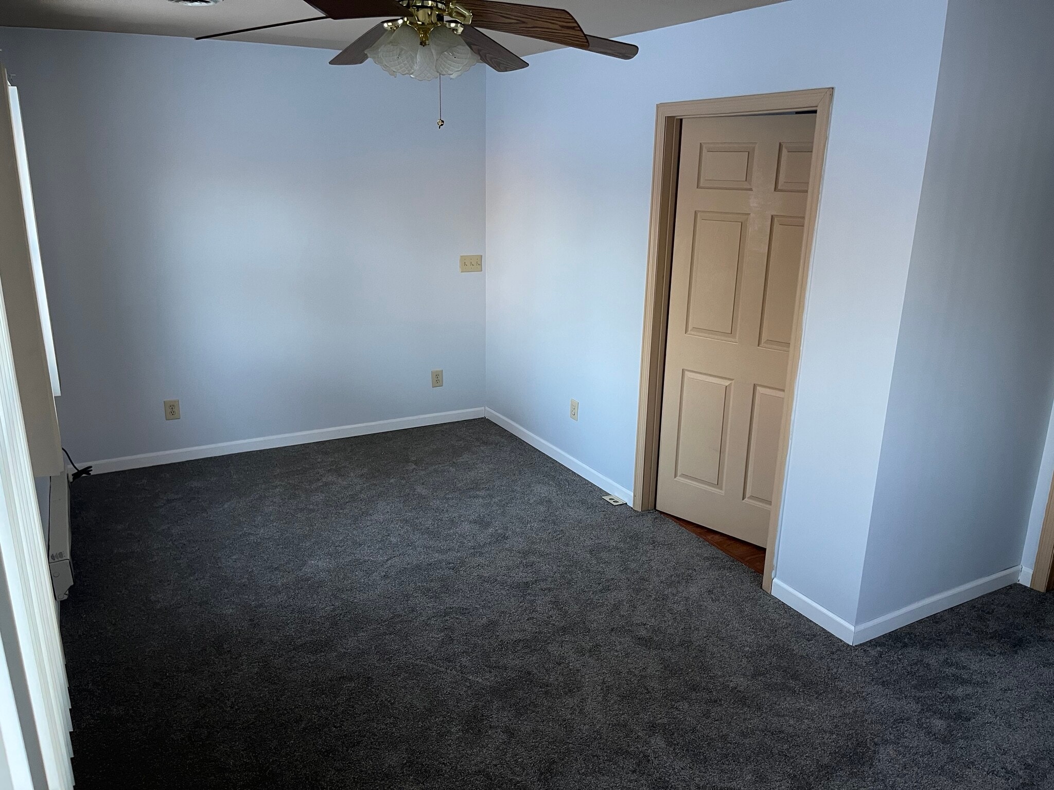 Building Photo - 727 Bellevue Ave