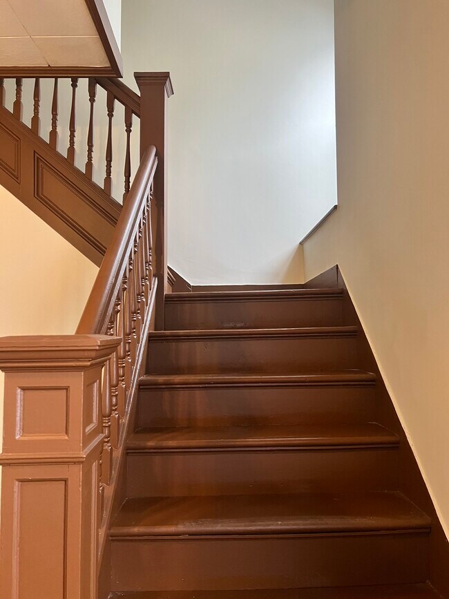 Building Photo - 29 Richardson Ave