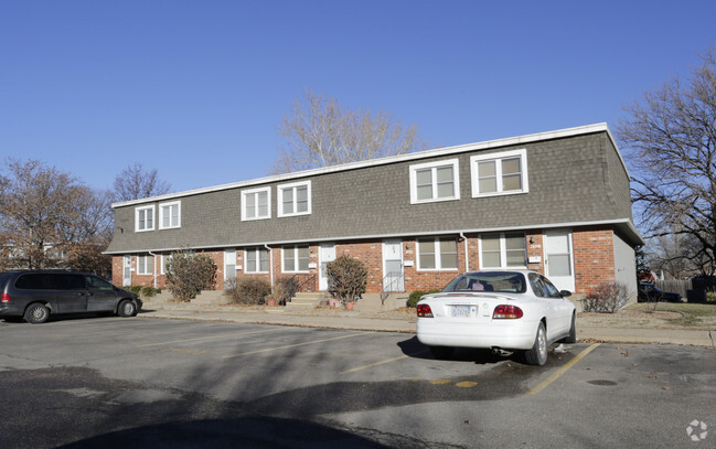 Building Photo - Sheridan West Townhouses