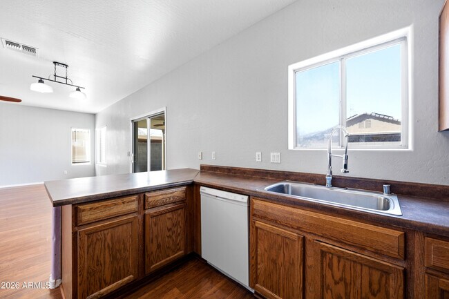 Building Photo - 10950 W Royal Palm Rd