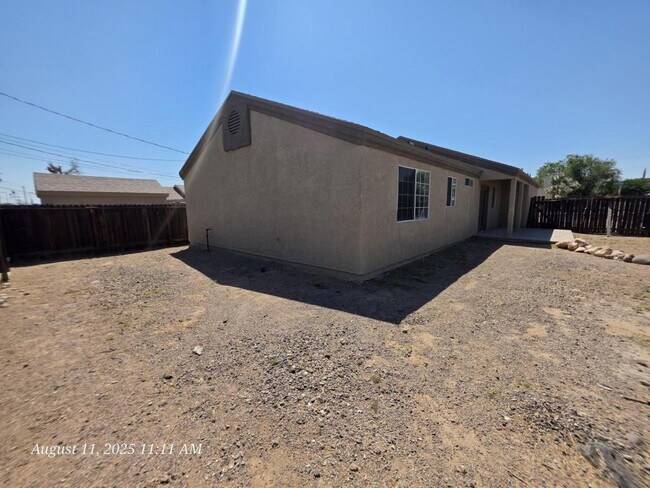 Building Photo - 1801 Chicago Ave