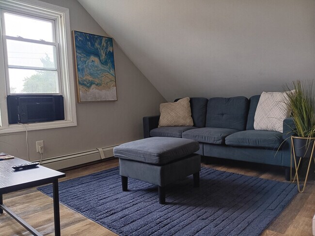 Building Photo - 20 Hawkins St