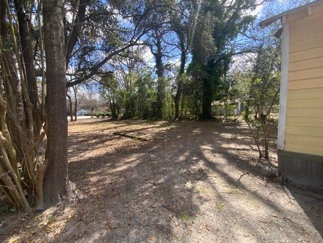 Building Photo - 65 Highland Ave