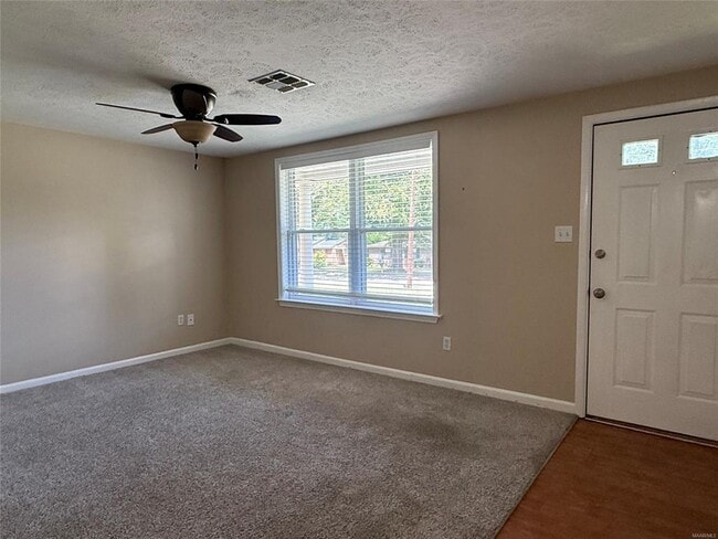 Building Photo - 637 Mimosa Rd