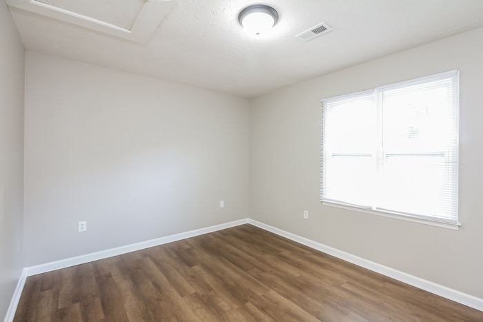 Building Photo - 107 Bridge Creek Dr