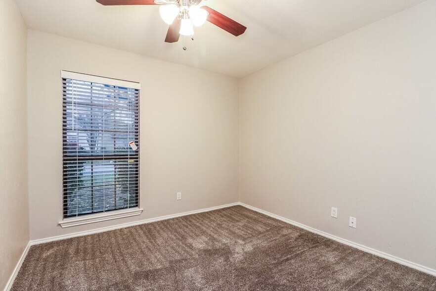 Building Photo - 6615 Springfield Dr