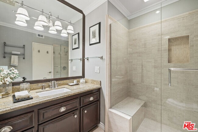 Building Photo - 10645 Wilshire Blvd