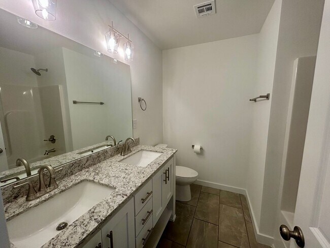 Building Photo - Great floorplan on a corner lot!