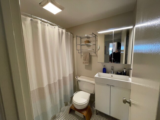 Building Photo - 1755 Willard St NW