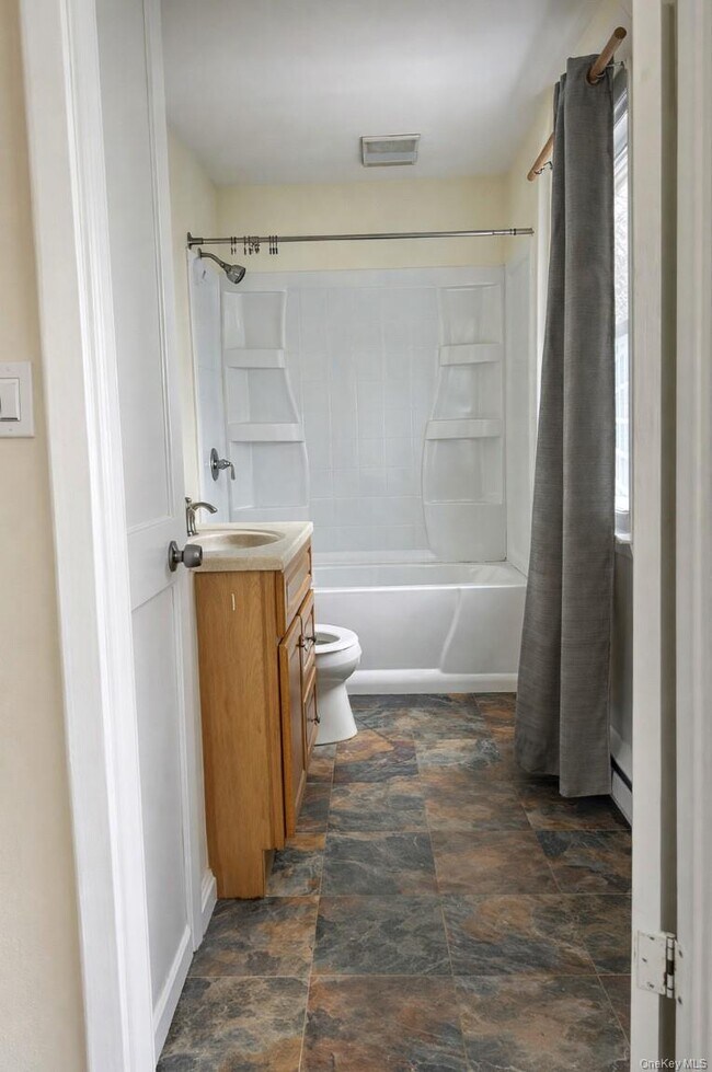 Building Photo - 112 Montrose Dr