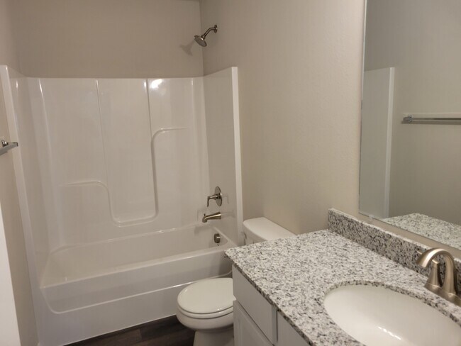 Building Photo - 2449 N Gooseberry Ln
